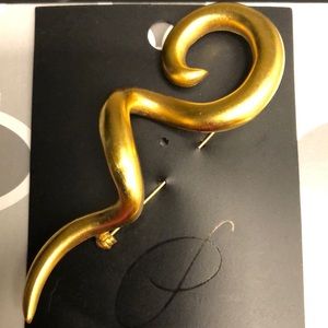 Pier 1 gold colored pin 3”